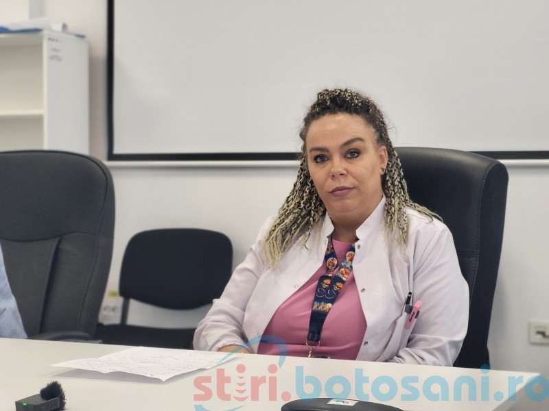 Tânăra din Botoșani care a dat economia pe haina de medic, coordonează o secție sensibilă! (Foto, Video)
