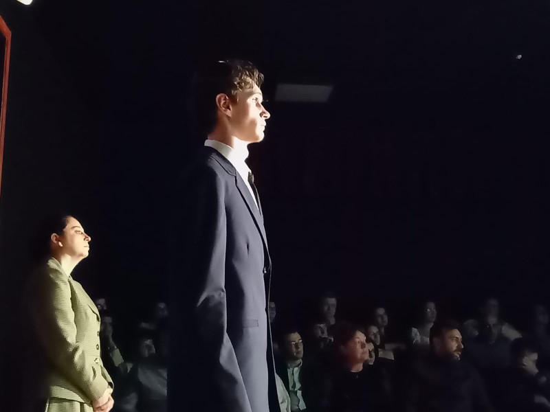 Teatrul și istoria recentă: Elevul Mugur Călinescu, de la nume de cod la personaj! - FOTO, VIDEO 