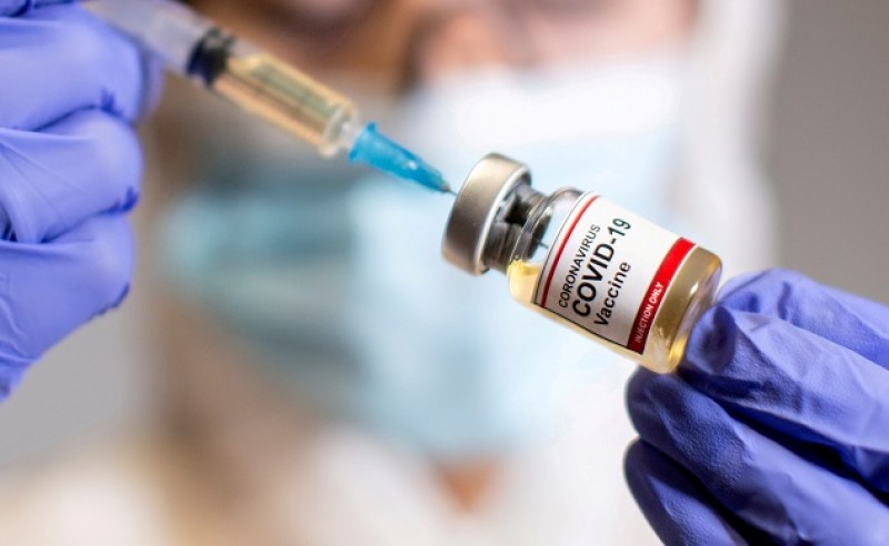Trei noi fluxuri de vaccinare anti-COVID se deschid, vineri, pentru cadrele didactice