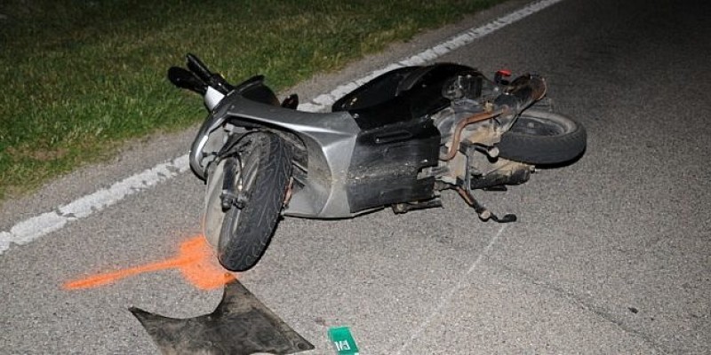 Un tânăr a murit și o femeie însărcinată a fost rănită, în urma unui accident cu motoscuterul