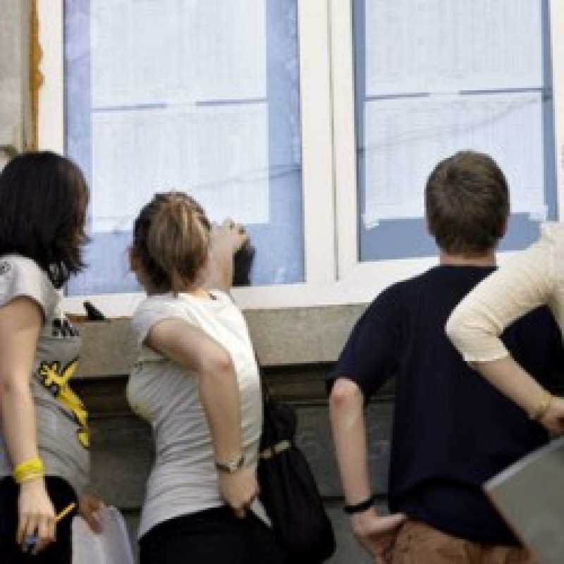 Vezi lista posturilor pe care sunt încadrați suplinitori fără studii corespunzătoare!