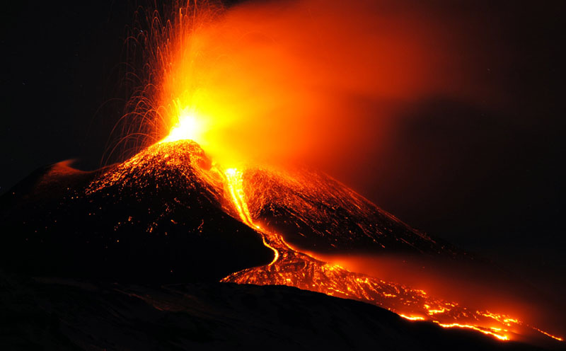 VIDEO: Etna, cel mai activ vulcan din Europa a erupt din nou