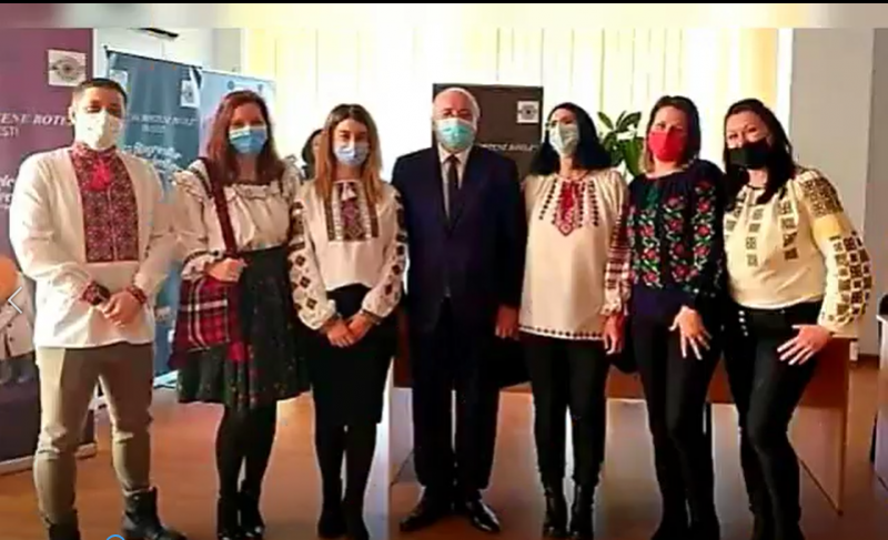 VIDEO! Mai mulți elevi din mediul rural și urban au realizat un proiect dedicat Zilei Naționale a României