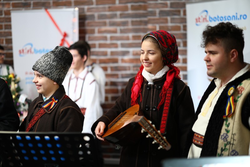 VIDEO - Primiți cu colinda? 