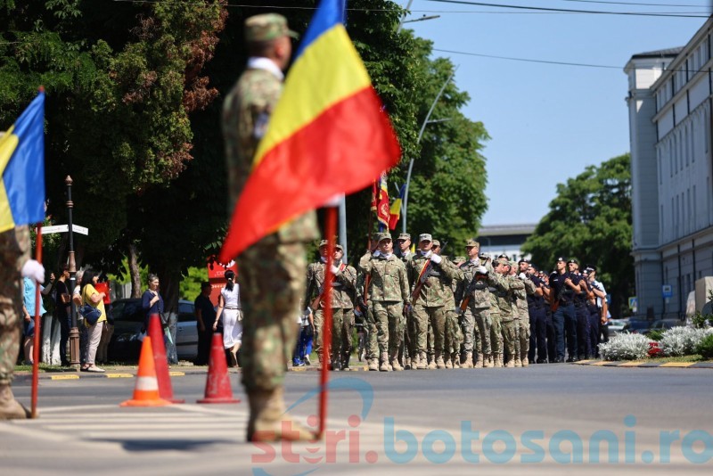 Zi de sărbătoare (și) la Botoșani, a fost celebrat Drapelul României: „Am trecut pe lângă un lan de grâu, maci și cerul albastru” (Foto, Video)