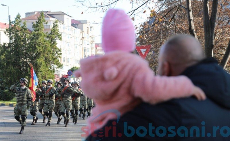 Ziua Armatei la Botoșani: Discursuri, jerbe de flori și defilarea militarilor! (Foto, Video)