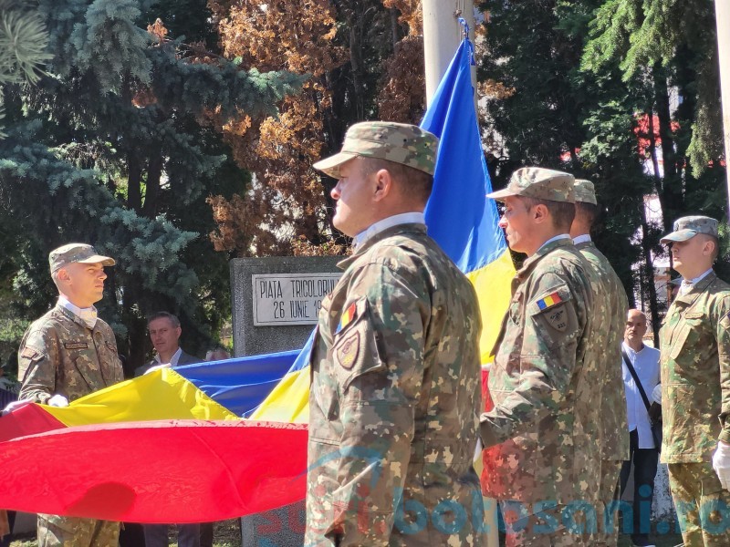 Ziua Drapelului Național, sărbătorită la Botoșani: „Are rol protector de legătură directă cu divinitatea” (Foto, Video)