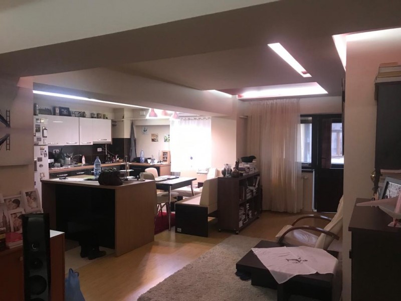 Apartament 4 camere Restaurant Rapsodia