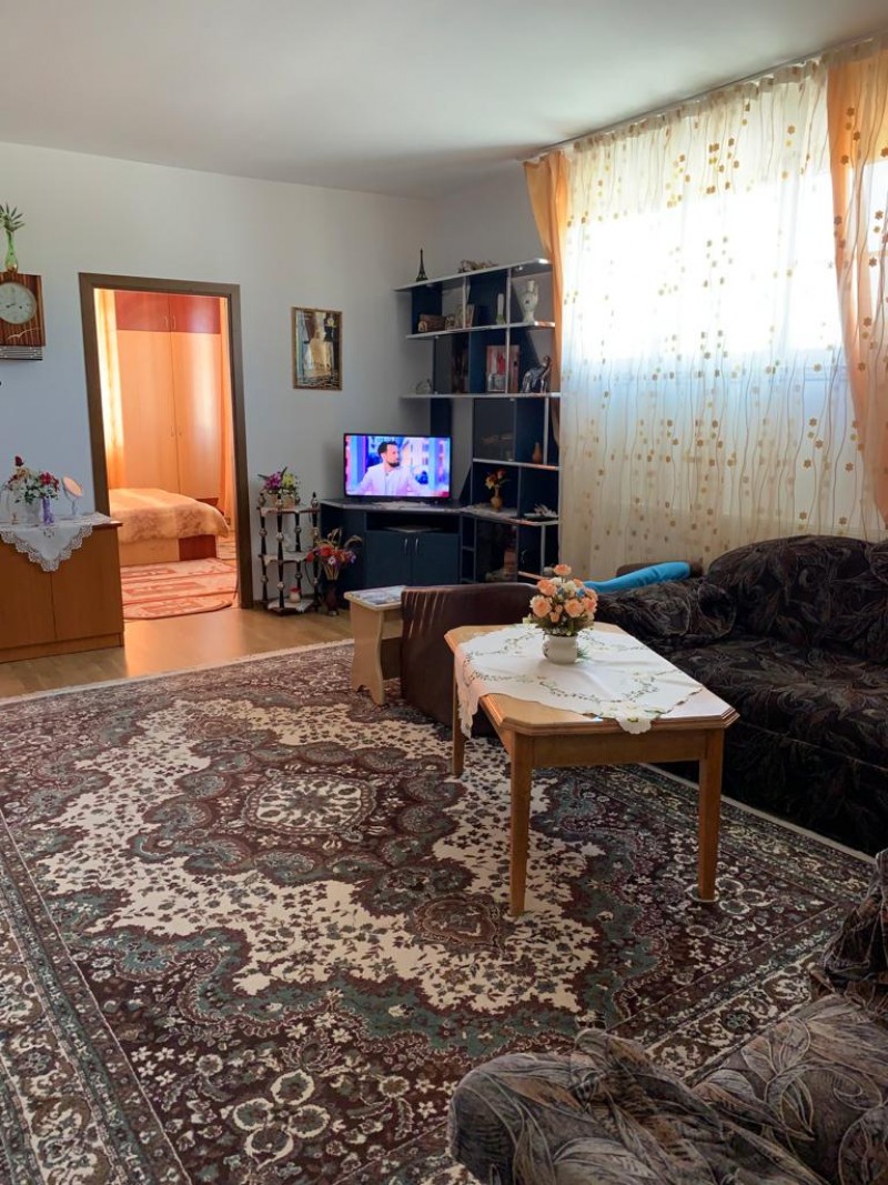 Apartament cu 3 camere cu intrare separata