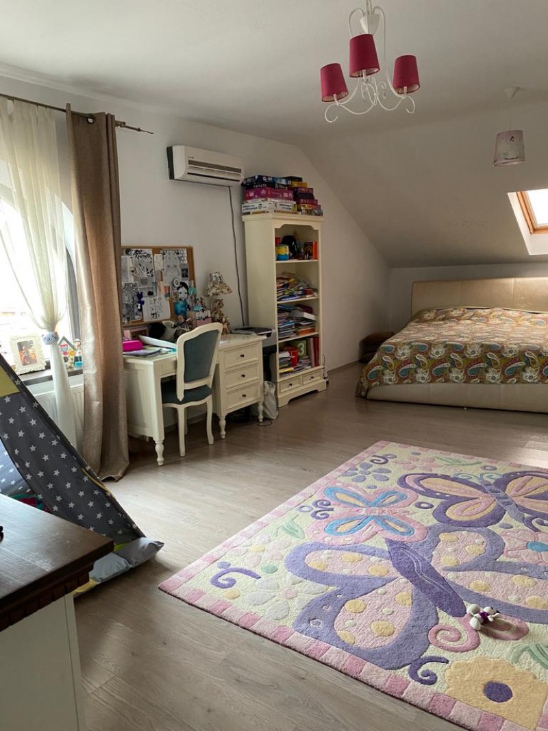 Casa cu etaj zona centrala in Botosani